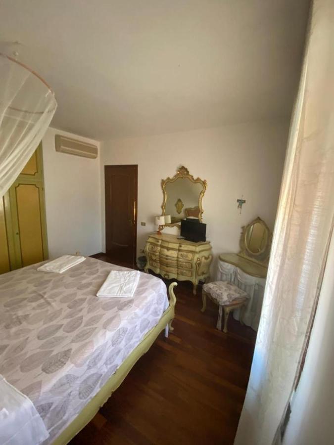Eagle'S Nest Venice Guest House Bagian luar foto