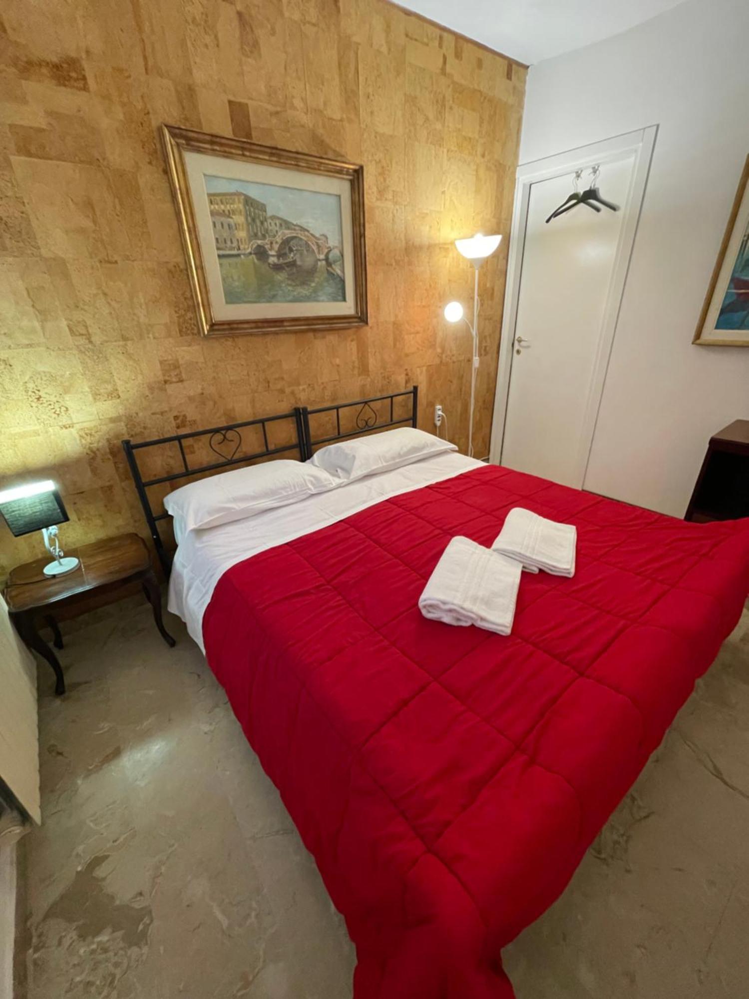 Eagle'S Nest Venice Guest House Bagian luar foto