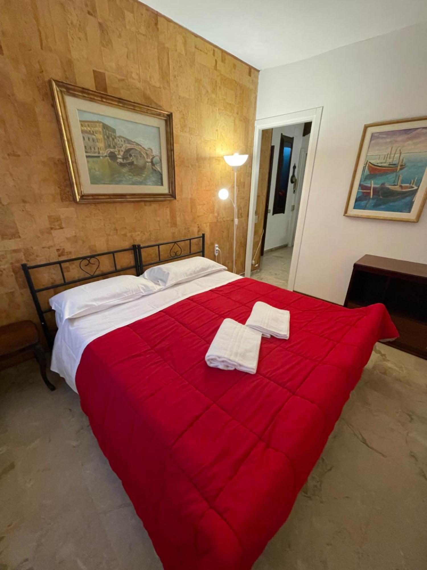 Eagle'S Nest Venice Guest House Bagian luar foto